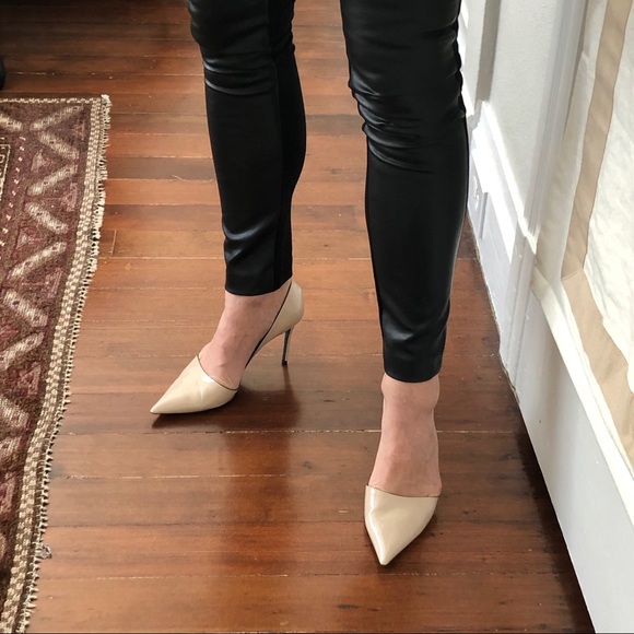 Celine nude leather pointed toe pumps - Picture 7 of 8